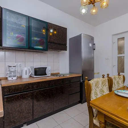 Mato Apartment *